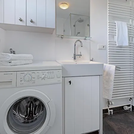 Lister Eck 1 * ليست