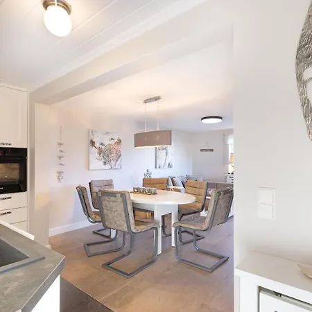 Lister Eck 1 * ليست